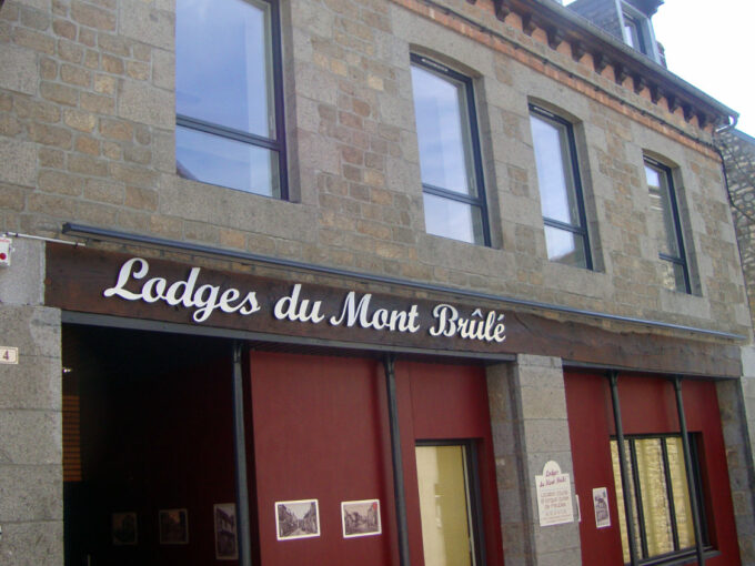 Lodges du Mont Brulé - Fushia - JULIEN Nadine